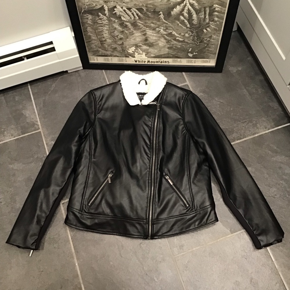 Torrid Womens Faux Leather Moto Jacket Size 10 Asymmetrical Zip Up Sherpa Bomber - Picture 4 of 15